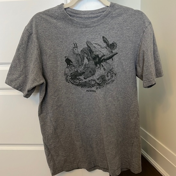 Patagonia Graphic Tee - Picture 1 of 3